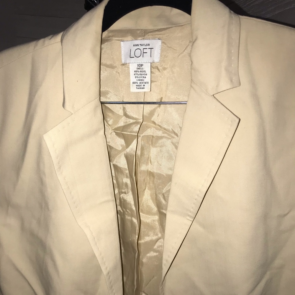 Beige Short Blazer - image 3